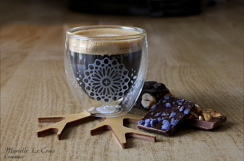 Verre à expresso double paroi personnalisé avec un motif marocain, gravé.