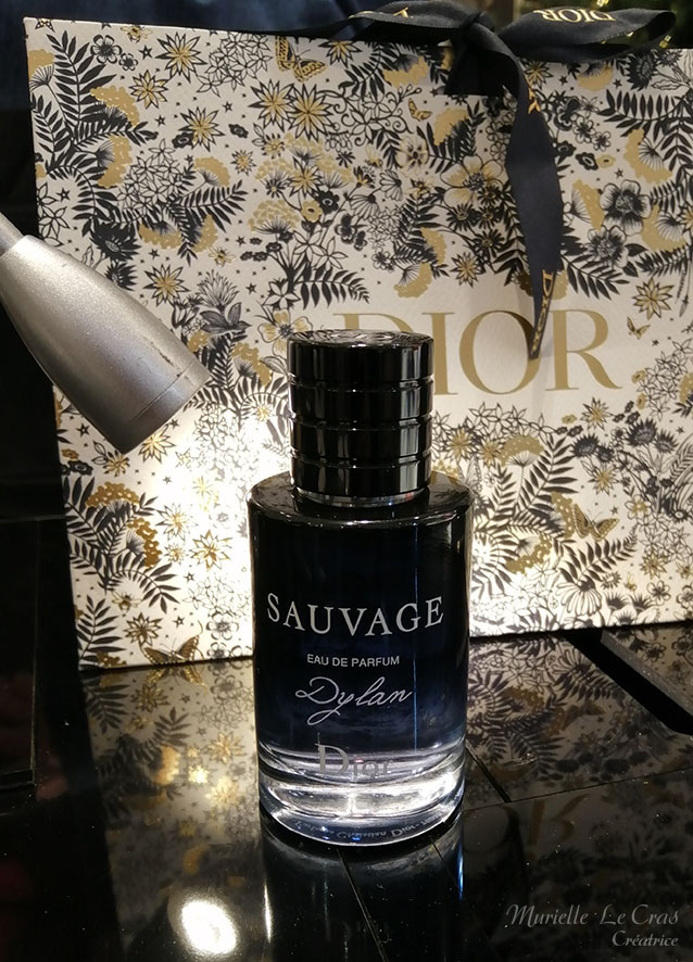 Flacon de parfum Sauvage de Dior, personnalisé avec un prénom gravé.