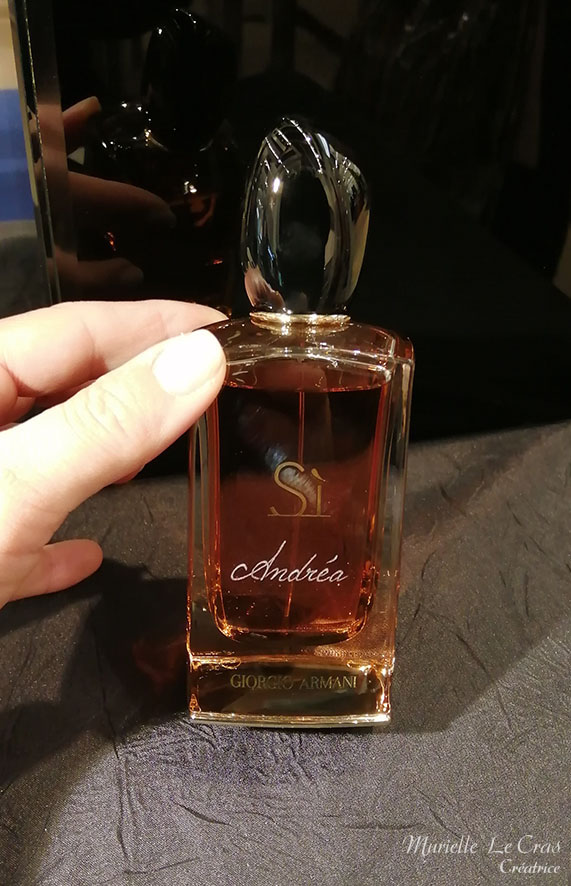 Flacon de parfum Si de Armani, personnalisé avec un prénom gravé.