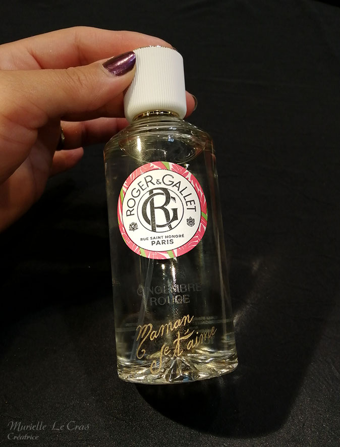 Flacon de parfum Roger & Gallet, personnalisé avec "Maman je t'aime" gravé avec de la dorure