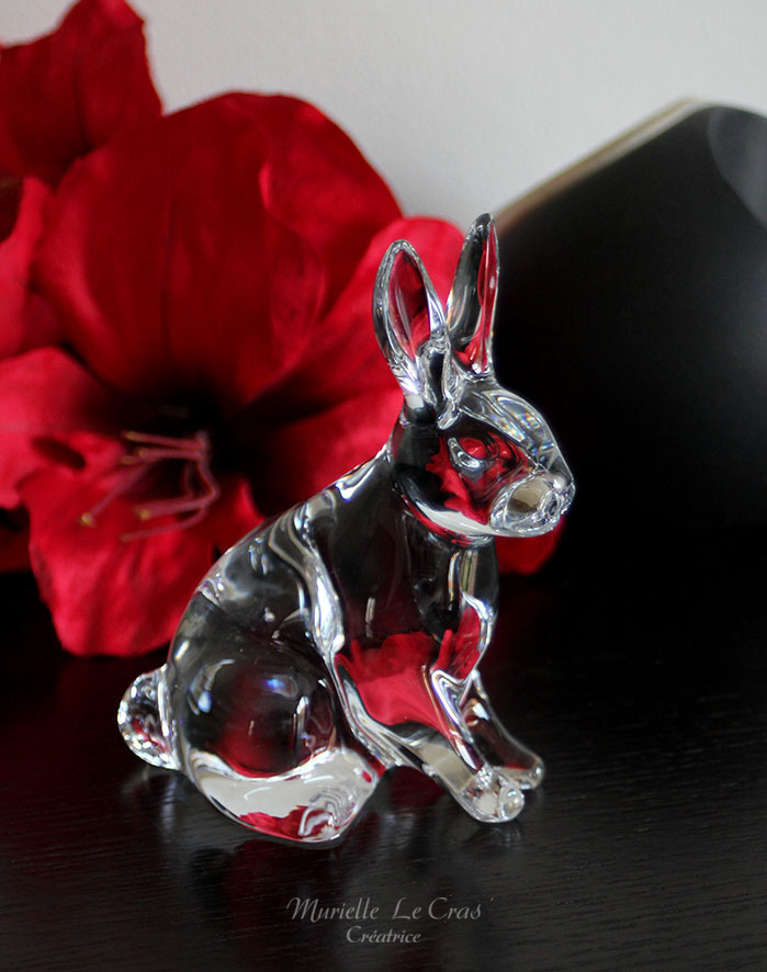 Lapin en cristal de Baccarat gravé et personnalisé avec une déclaration pour offrir en cadeau