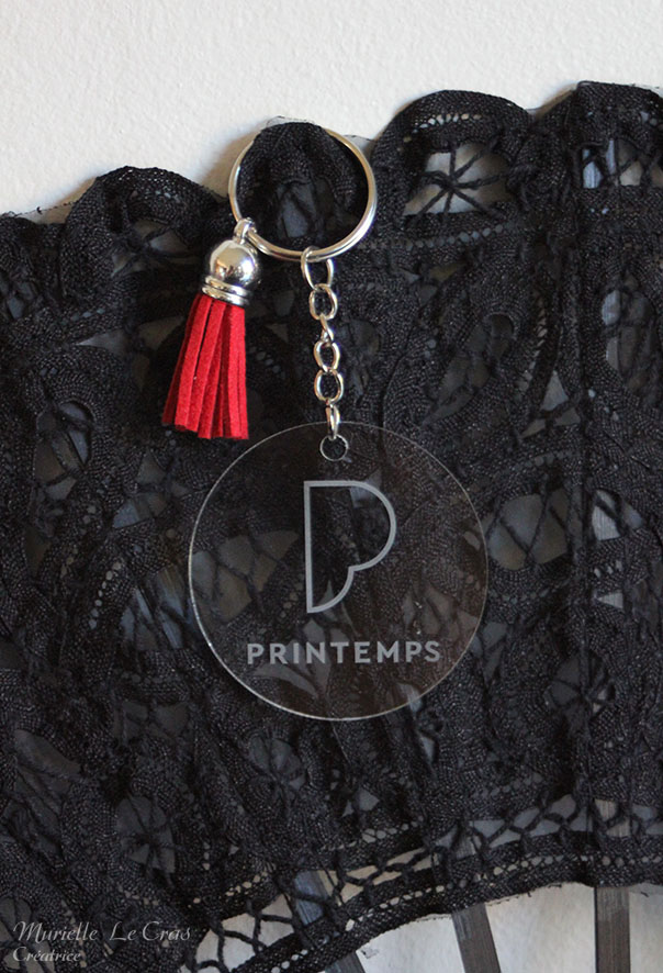 Porte-clés gravé et personnalisé avec le logo de la Marque Printemps