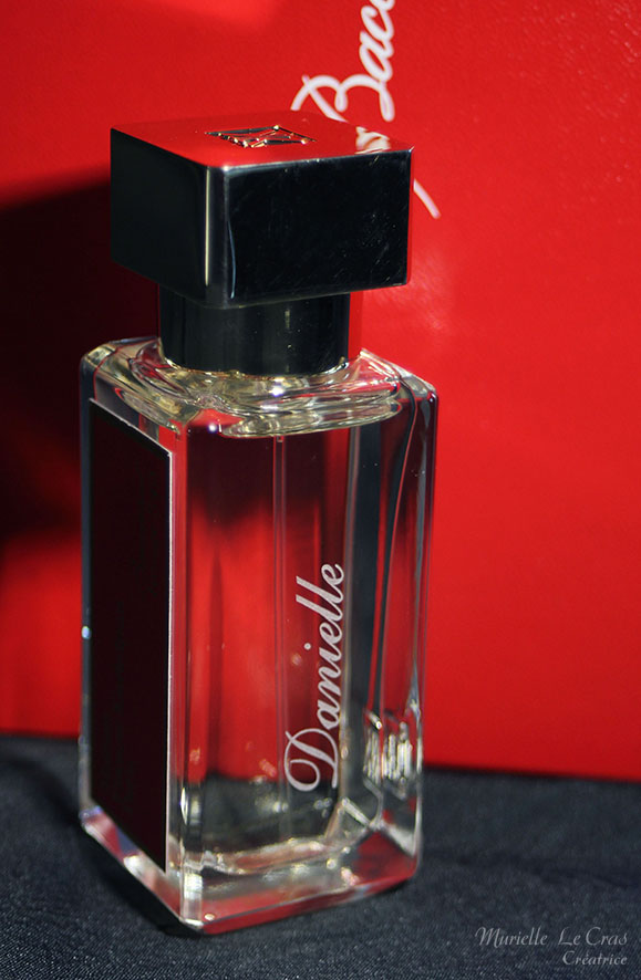 Flacon de parfum Rouge 540 Baccarat, gravé. Un cadeau personnalisé d'un prénom.