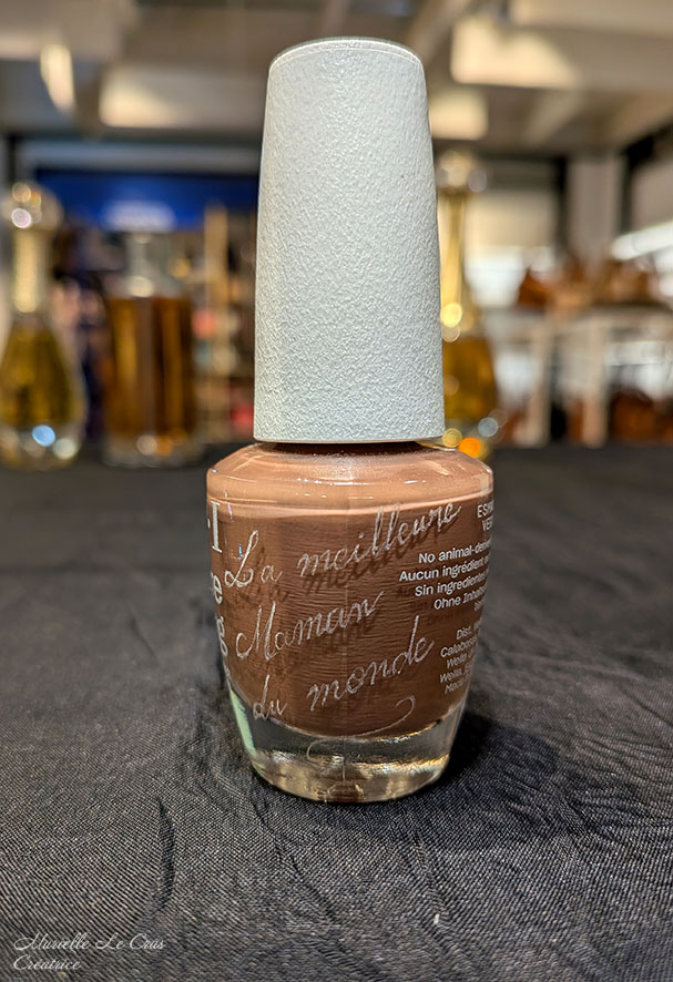 Vernis avec une phrase gravée pour la Fête des Mères